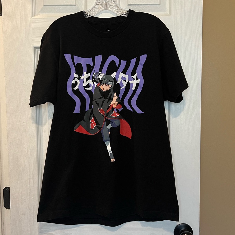 Naruto Shippuden Itachi Battle Pose T-Shirt. Large Size